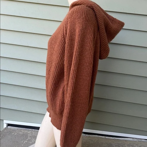 Like new Bluivy Hooded brown Sweater - Picture 6 of 13